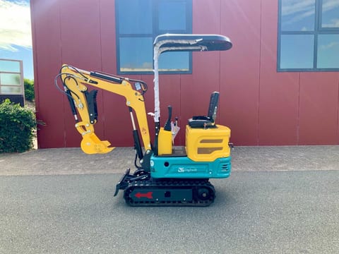 2025 DigSwift DS13G mini excavator side view 2025 DigSwift DS13G mini excavator side view