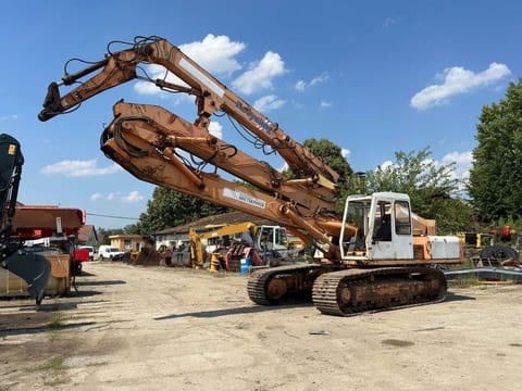 1992 Nobas UB1236 demolition excavator, side view 1992 Nobas UB1236 demolition excavator, side view