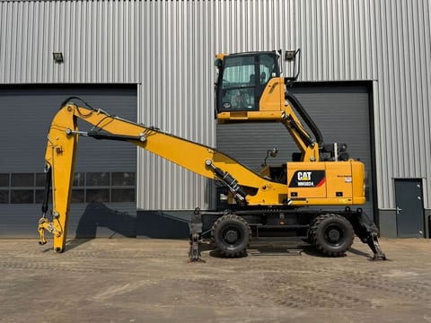 2019 Caterpillar MH3024 material handler, side view 2019 Caterpillar MH3024 material handler, side view