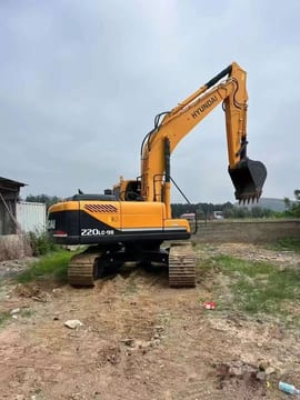 Hyundai 220LC-9S crawler excavator, rear three-quarter view Hyundai 220LC-9S crawler excavator, rear three-quarter view