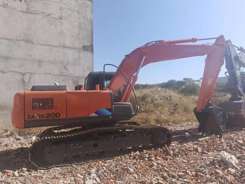 2018 Hitachi Zaxis 200 crawler excavator, side profile view 2018 Hitachi Zaxis 200 crawler excavator, side profile view