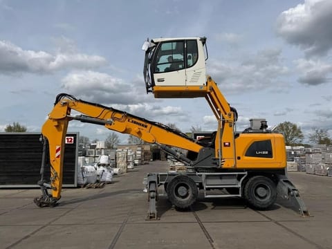 2018 Liebherr LH22 M material handler, side profile view 2018 Liebherr LH22 M material handler, side profile view