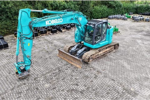 2017 Kobelco SK 230 SR LC-5 crawler excavator, high-angle view 2017 Kobelco SK 230 SR LC-5 crawler excavator, high-angle view