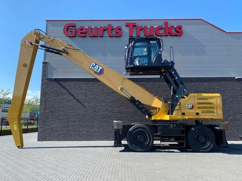 2022 Caterpillar MH3040 material handler, side view 2022 Caterpillar MH3040 material handler, side view