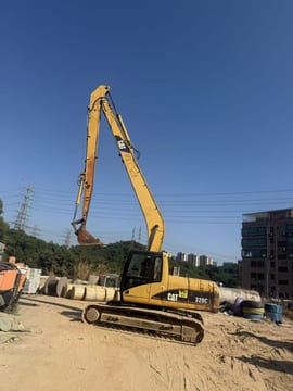 2016 Caterpillar 320C crawler excavator side profile view 2016 Caterpillar 320C crawler excavator side profile view
