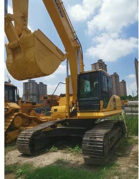 2020 Komatsu PC400-8 crawler excavator, front three-quarter view 2020 Komatsu PC400-8 crawler excavator, front three-quarter view