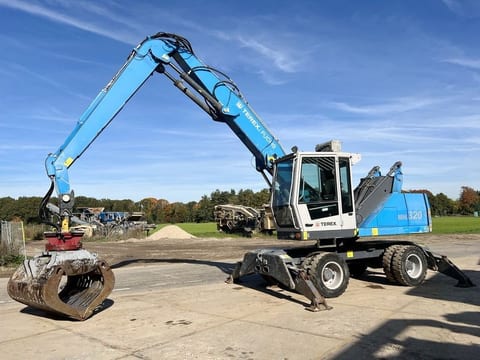 2016 Terex MHL320 material handler, side view 2016 Terex MHL320 material handler, side view