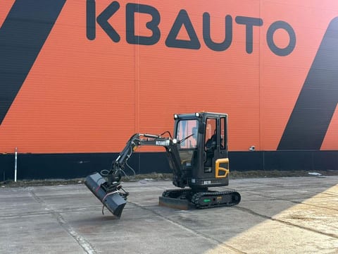 2024 Multiloader EC 18 mini excavator, side profile view 2024 Multiloader EC 18 mini excavator, side profile view