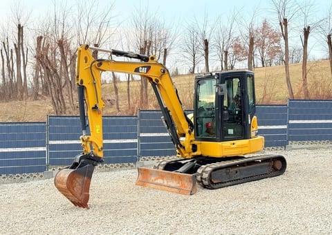 2019 Caterpillar 305.5E mini excavator, side view 2019 Caterpillar 305.5E mini excavator, side view
