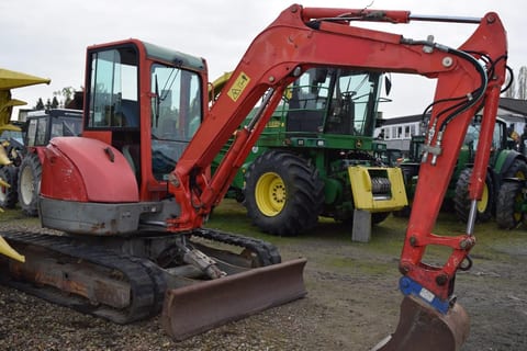 2004 Yanmar VIO 45 mini excavator, side view 2004 Yanmar VIO 45 mini excavator, side view