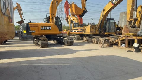 2022 JCB JS215LC crawler excavator, side view 2022 JCB JS215LC crawler excavator, side view