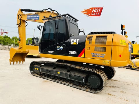 Escavatore cingolato Caterpillar 320D2 del 2020, vista laterale Escavatore cingolato Caterpillar 320D2 del 2020, vista laterale