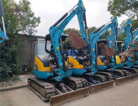 2023 Kubota U-30-5 mini excavator, front three-quarter view 2023 Kubota U-30-5 mini excavator, front three-quarter view