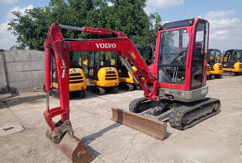 2013 Volvo ECR38 mini excavator, front three-quarter view 2013 Volvo ECR38 mini excavator, front three-quarter view