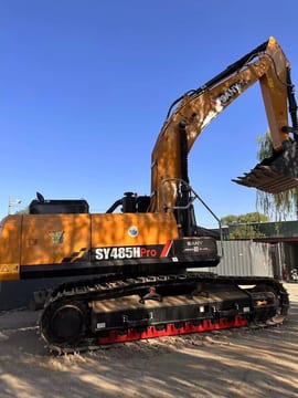 2023 Sany SY485H Pro crawler excavator side view 2023 Sany SY485H Pro crawler excavator side view