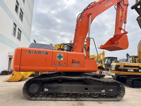 2018 Hitachi Zaxis 350 crawler excavator side view 2018 Hitachi Zaxis 350 crawler excavator side view