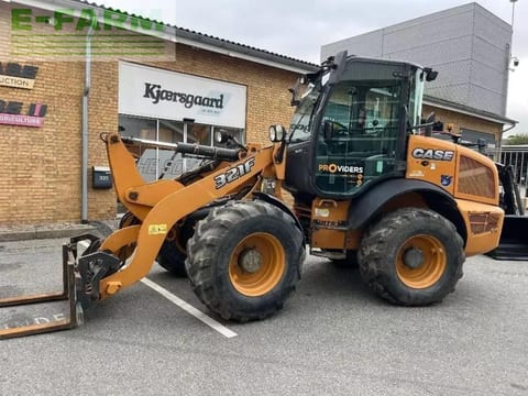 2016 CASE 321 F wheel loader, side view 2016 CASE 321 F wheel loader, side view