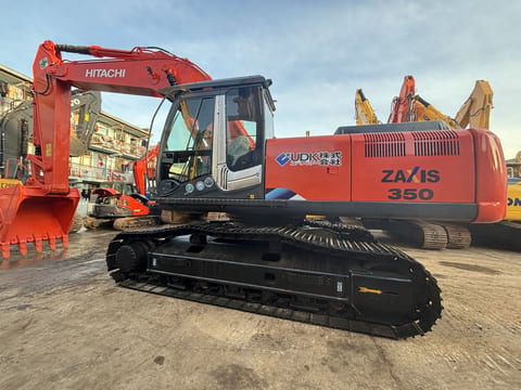 2024 Hitachi ZAXIS 350 crawler excavator, side profile view 2024 Hitachi ZAXIS 350 crawler excavator, side profile view