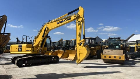 2023 Komatsu PC210-8 crawler excavator, side view 2023 Komatsu PC210-8 crawler excavator, side view