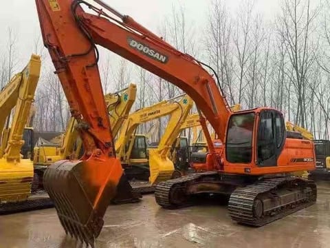 2023 Doosan DX300LC crawler excavator, side view 2023 Doosan DX300LC crawler excavator, side view