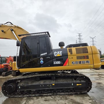 2020 Caterpillar 330D2 L crawler excavator side view 2020 Caterpillar 330D2 L crawler excavator side view