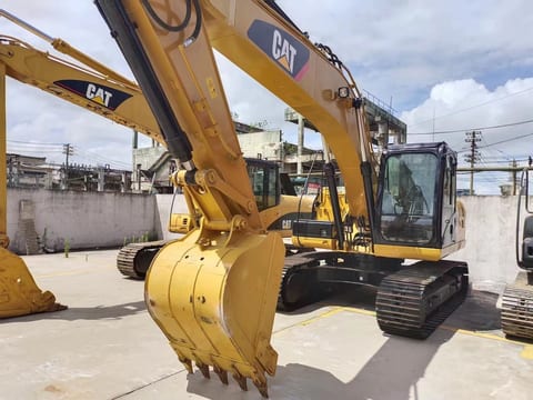 2018 Caterpillar 320D гусеничний екскаватор, передній вигляд 2018 Caterpillar 320D гусеничний екскаватор, передній вигляд