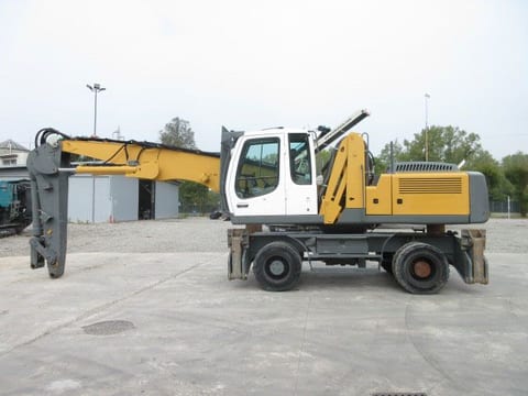 2007 Liebherr A924 material handler, side profile view 2007 Liebherr A924 material handler, side profile view