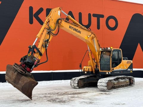2012 Hyundai R210LC-9 crawler excavator, side view 2012 Hyundai R210LC-9 crawler excavator, side view