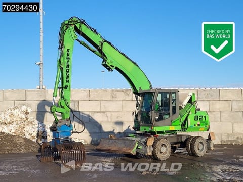 2010 Sennebogen 821 material handler, side view 2010 Sennebogen 821 material handler, side view