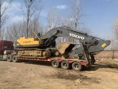 2018 Volvo EC460BLC crawler excavator side view 2018 Volvo EC460BLC crawler excavator side view