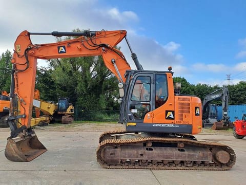 2016 Doosan DX235LCR-5 crawler excavator, side view 2016 Doosan DX235LCR-5 crawler excavator, side view