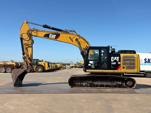 2019 Caterpillar 326FL crawler excavator, side view 2019 Caterpillar 326FL crawler excavator, side view