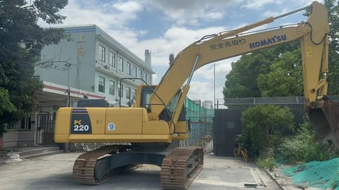 2016 Komatsu PC220-8 Raupenbagger Seitenansicht 2016 Komatsu PC220-8 Raupenbagger Seitenansicht