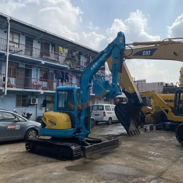 2016 Kubota KX155 crawler excavator, side view 2016 Kubota KX155 crawler excavator, side view