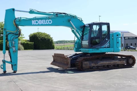 2017 Kobelco SK 230 SR LC crawler excavator side view 2017 Kobelco SK 230 SR LC crawler excavator side view
