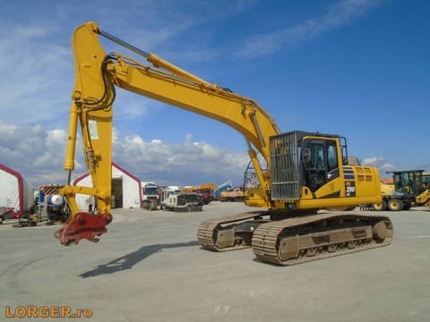 2015 Komatsu PC290LC-10 crawler excavator, side view 2015 Komatsu PC290LC-10 crawler excavator, side view