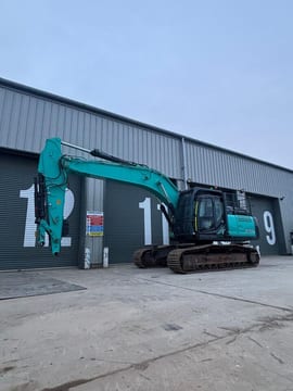 2021 Kobelco SK300LC-10E crawler excavator side view 2021 Kobelco SK300LC-10E crawler excavator side view