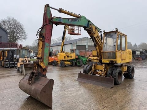 1979 Liebherr A 901 wheel excavator, front three-quarter view 1979 Liebherr A 901 wheel excavator, front three-quarter view