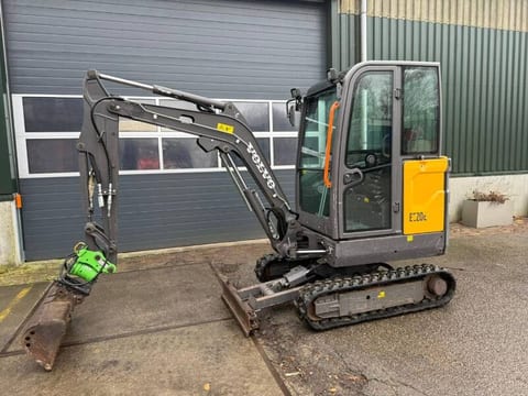 2019 Volvo EC20E mini excavator, side view 2019 Volvo EC20E mini excavator, side view