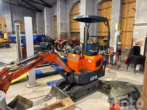 2023 Crawler HT10 mini excavator, side view 2023 Crawler HT10 mini excavator, side view