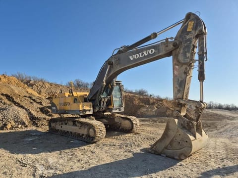 2007 Volvo EC360BLC crawler excavator, side view 2007 Volvo EC360BLC crawler excavator, side view