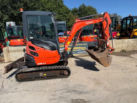 2013 Kubota U20-3α mini excavator side view 2013 Kubota U20-3α mini excavator side view