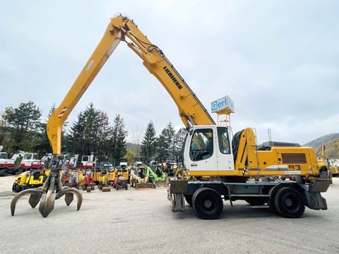 2011 Liebherr A934C material handler side view 2011 Liebherr A934C material handler side view