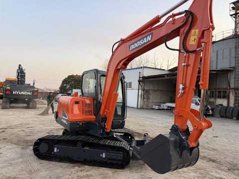 2023 Doosan DX60SC crawler excavator, side view 2023 Doosan DX60SC crawler excavator, side view