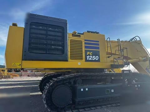 2024 Komatsu PC1250-11R crawler excavator side view 2024 Komatsu PC1250-11R crawler excavator side view