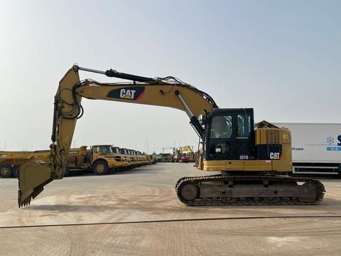 2012 Caterpillar 321D crawler excavator, side profile view 2012 Caterpillar 321D crawler excavator, side profile view