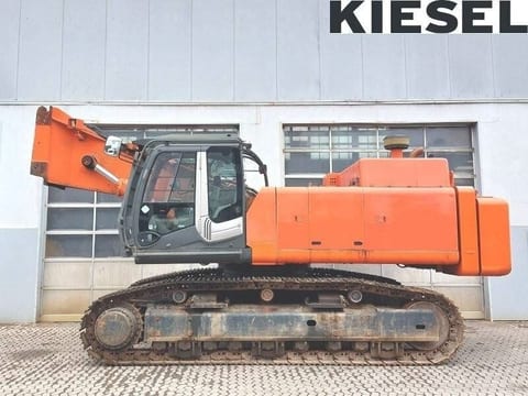 2007 Hitachi ZX520 LCD-3 demolition excavator side view 2007 Hitachi ZX520 LCD-3 demolition excavator side view