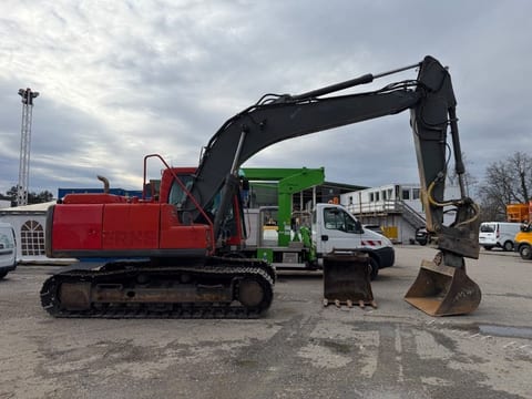 2006 Volvo EC160B NLC crawler excavator, side profile view 2006 Volvo EC160B NLC crawler excavator, side profile view