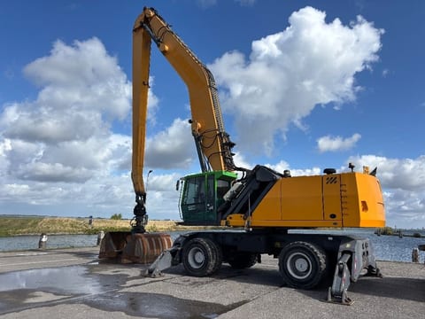 2012 Fuchs MHL380D material handler, side view 2012 Fuchs MHL380D material handler, side view