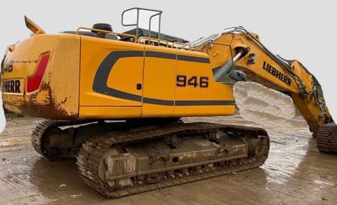 2015 Liebherr R946NLC crawler excavator, rear three-quarter view 2015 Liebherr R946NLC crawler excavator, rear three-quarter view